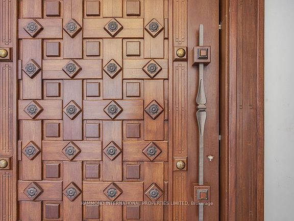 2nd image of 42 Laureleaf Rd