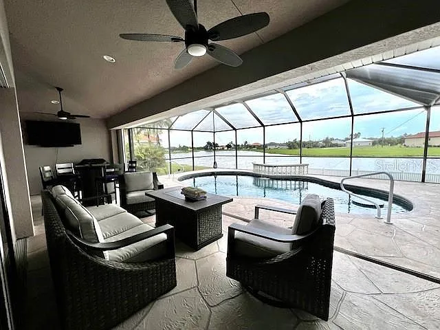 4 bed, 2.5 bath, 2251 sqft, $6,750 — Photo 4