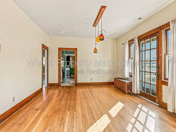 5th image of 2820 Birch St