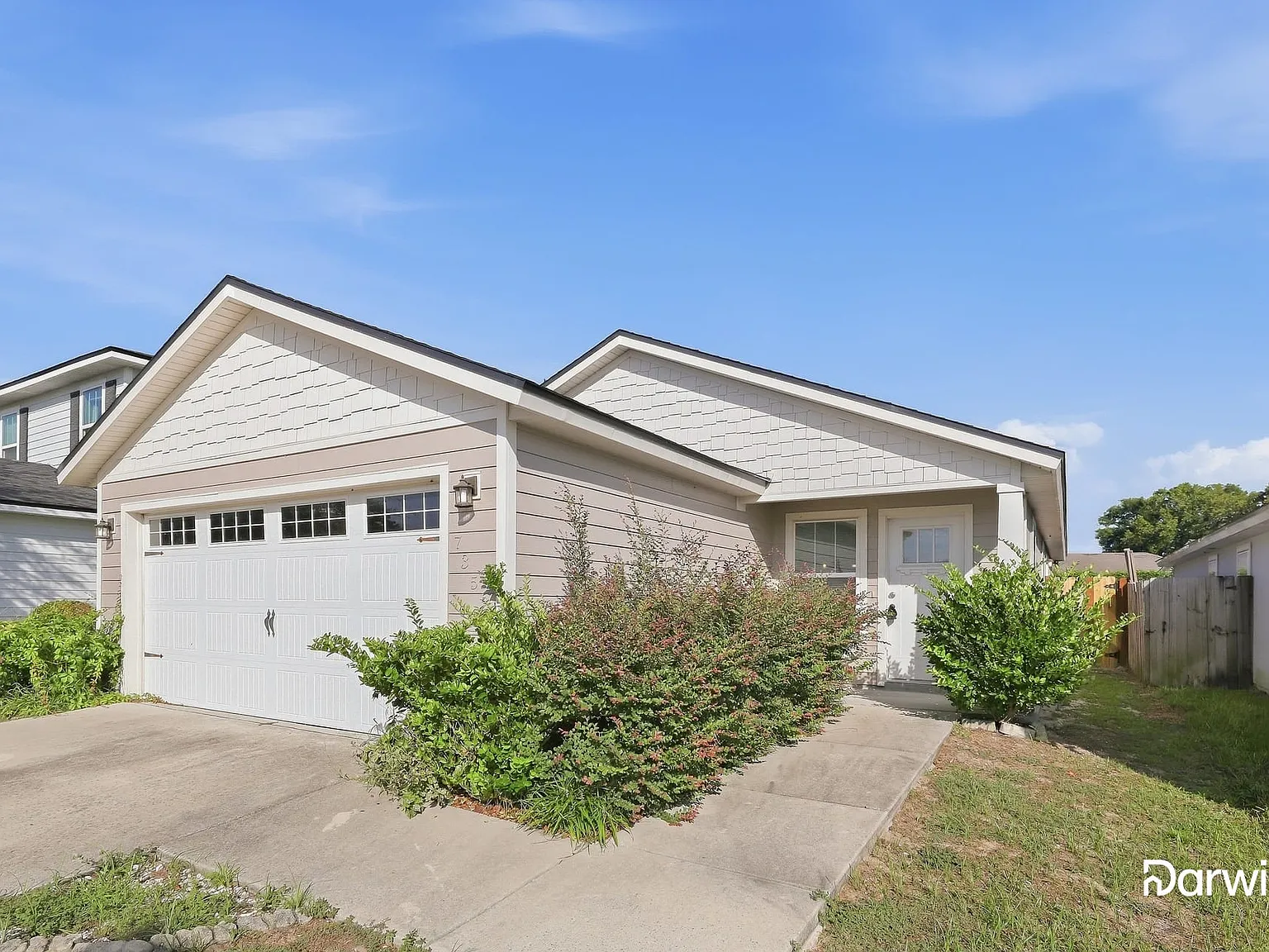 3 bed, 2.0 bath, 1457 sqft, $1,970 — Photo 2
