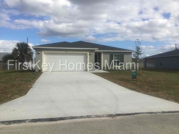 3rd image of 3541 SW Rosardo St