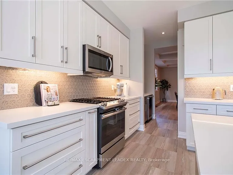 19 Secinaro Ave — Photo 9