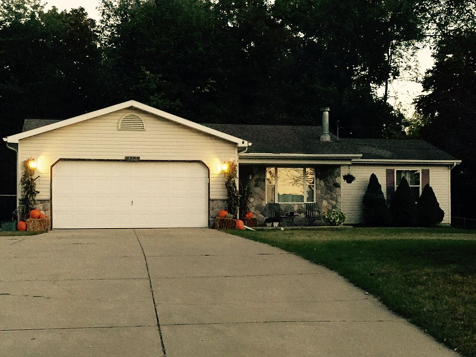 1st image of 4556 Ennismore Dr
