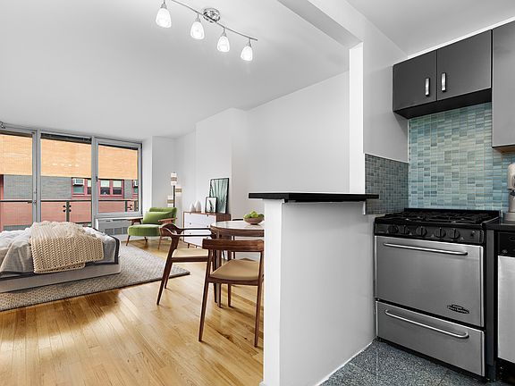 4th image of 540 W 50th St APT 3B
