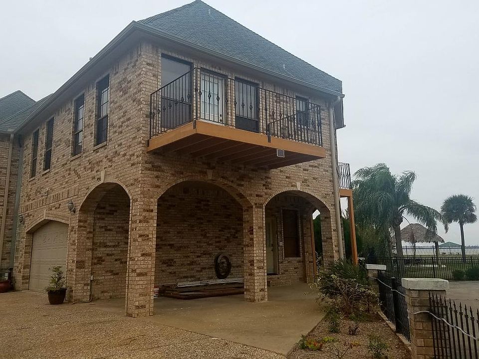 Outside view 2 - private patio