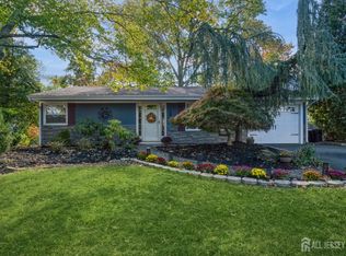 22 Constable Rd, Kendall Park, NJ 08824