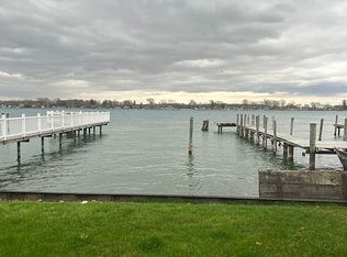 7487 River Rd, Cottrellville, MI 48039