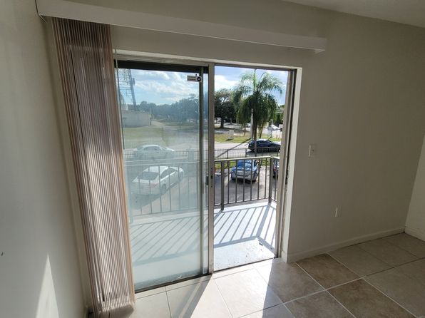 5100 SW 41st St APT 221