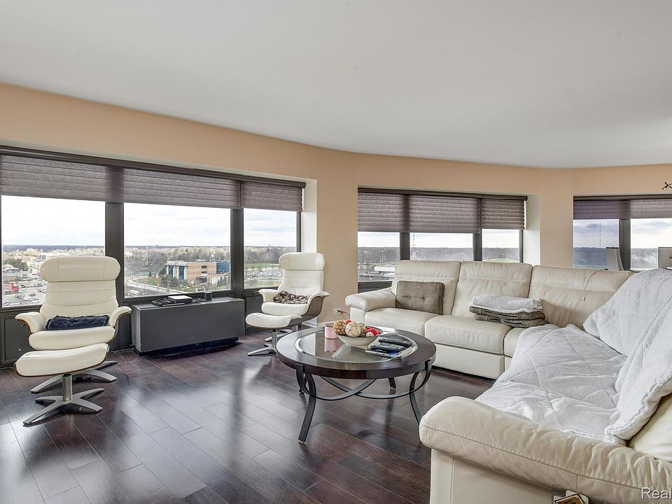 1st image of 5000 Town Ctr APT 1305