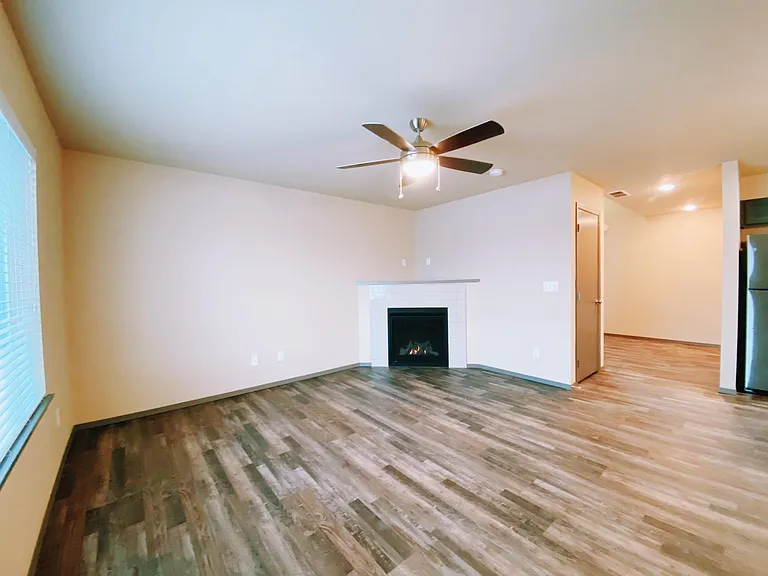 1202 N Bell St — Photo 6