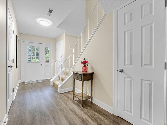 4th image of 1781 Rolling Hills Dr APT D