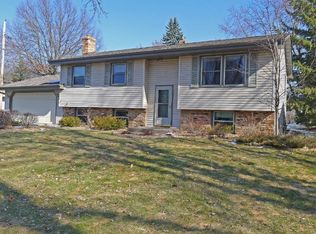 2986 Howard St N, Maplewood, MN 55109