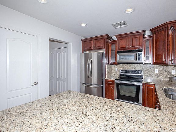 4th image of 2739 E Bart St