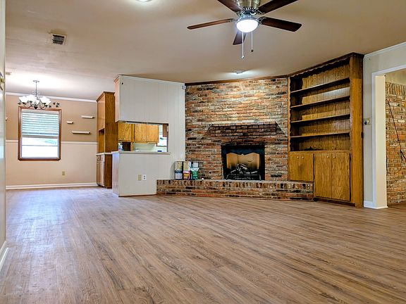 2nd image of 2400 Dobbins Cir