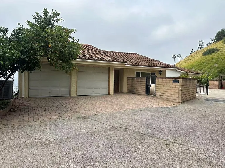 418 S Gibson Ct — Photo 1