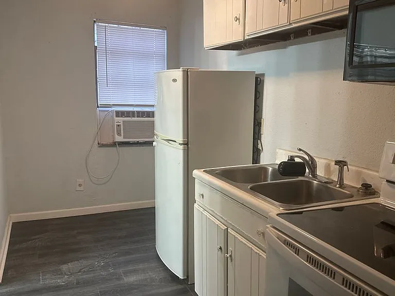 152 S Dipper Ln — Photo 2