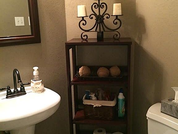 3rd image of 4621 E Meadow Dr