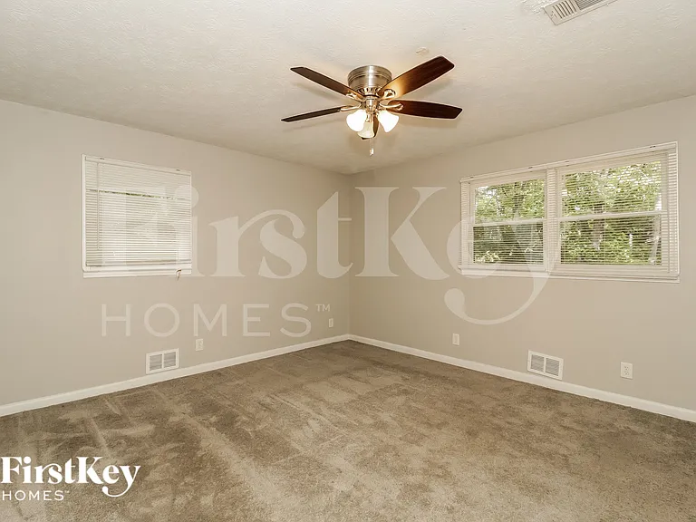 6818 Tralee Dr — Photo 7