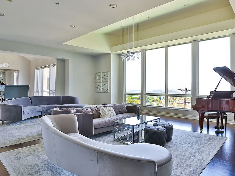14445 Mulholland Dr — Photo 12