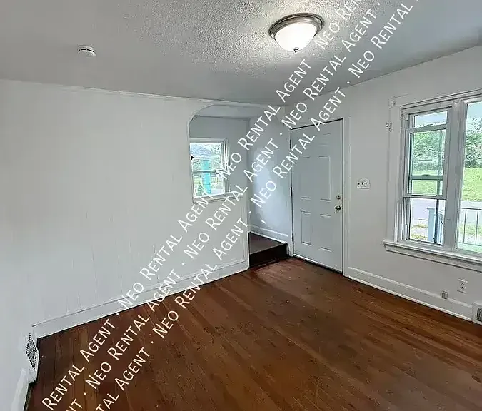 10214 Avon Ave — Photo 9