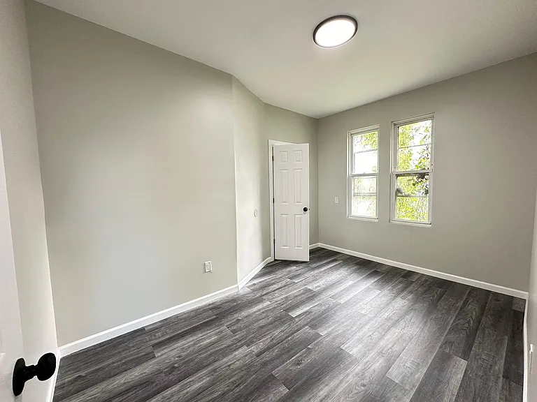 133 Stevens Ave #2E — Photo 6