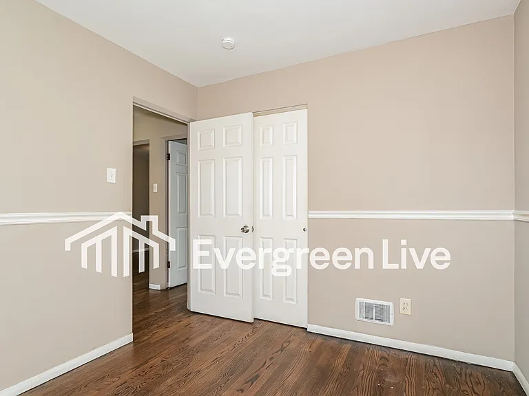 20 Florissant Park Dr — Photo 12