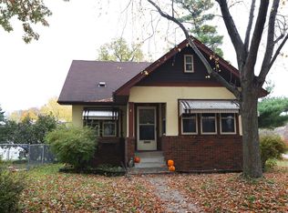 1444 Sheldon St, Saint Paul, MN 55108