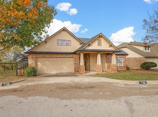 726 Ridgeway Blvd, Weatherford, TX 76086