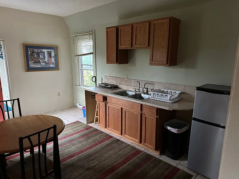 1 bed, 1.0 bath, 700 sqft, $980 — Photo 2