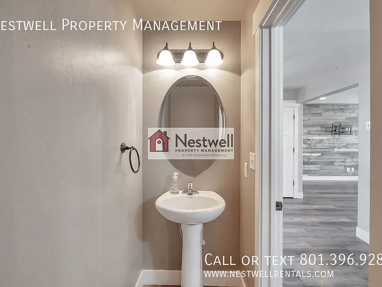 35 E Water Ln — Photo 25