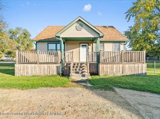 1204 N Clinton Ave, Saint Johns, MI 48879