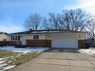 621 Karen Dr, Menasha, WI 54952