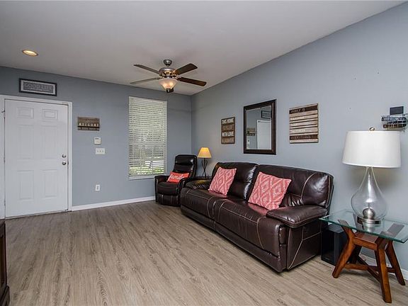 4th image of 1419 Lyonshire Dr