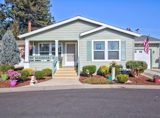 807 Hampton Way, Grants Pass, OR 97526