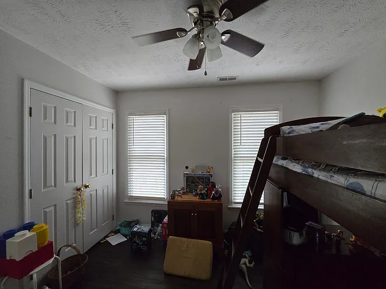 111 Greentree Dr — Photo 13