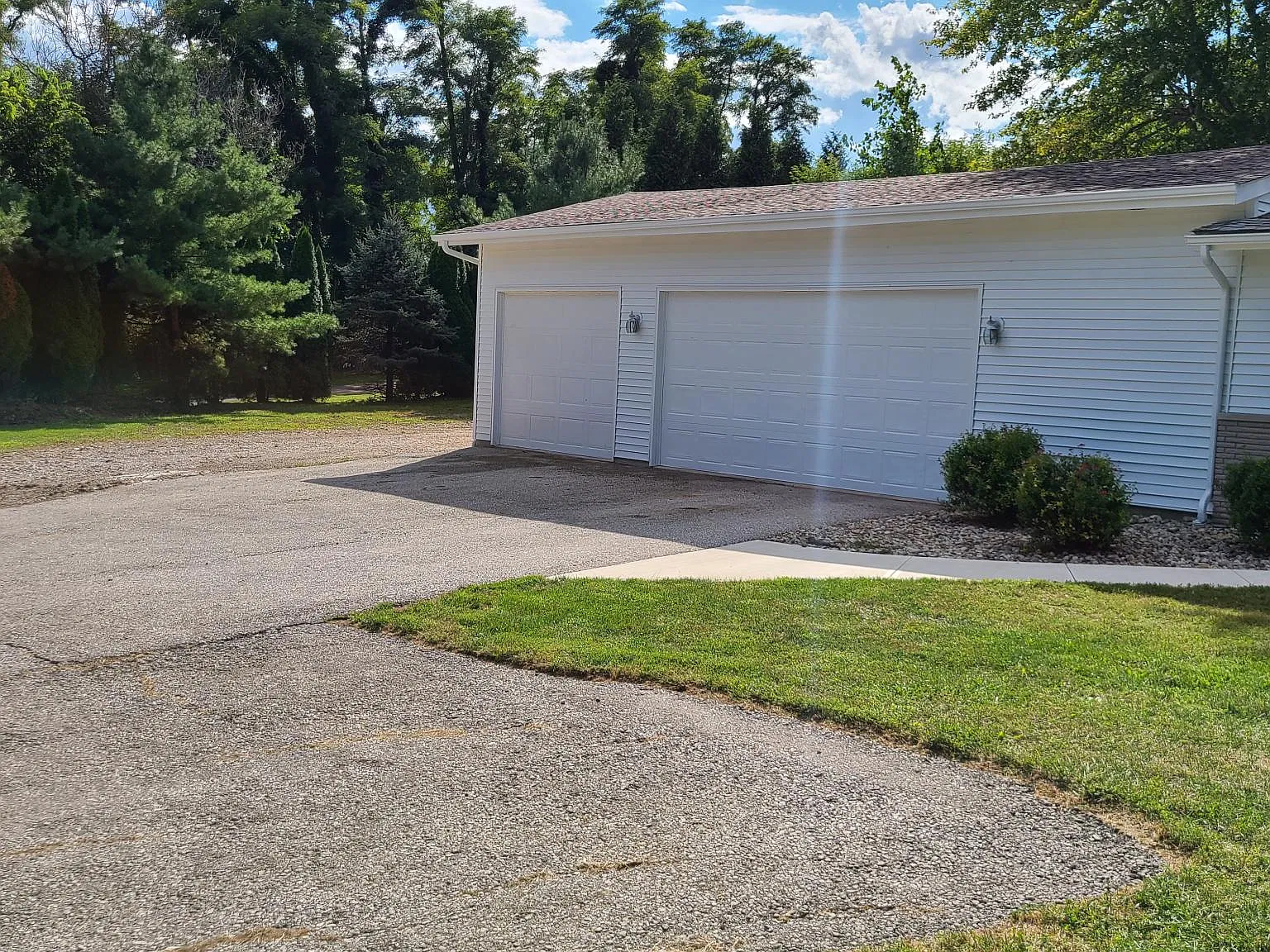 3 bed, 1570 sqft, $1,700 — Photo 2