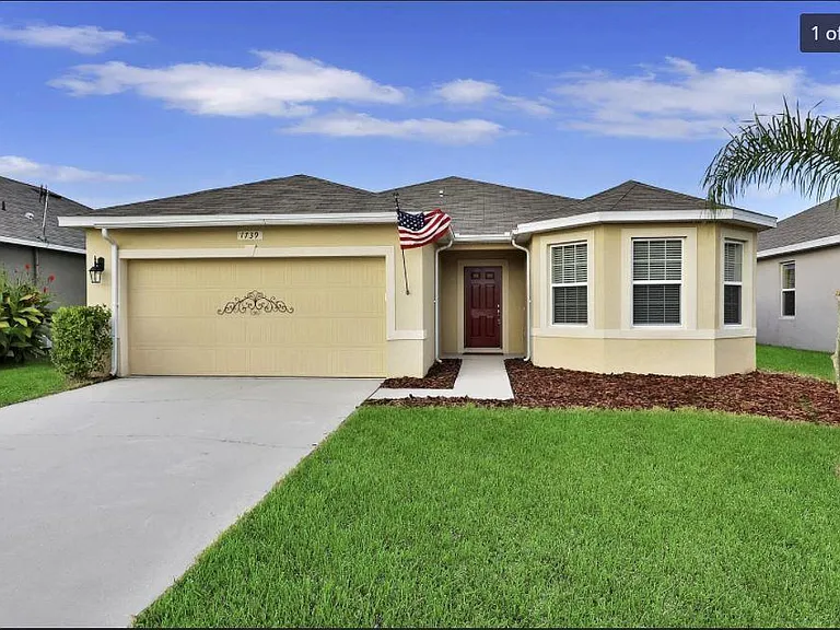 1739 Savannah Ln — Photo 1