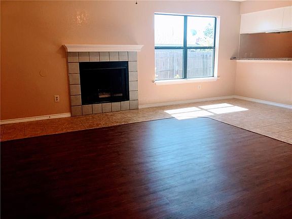 4th image of 305 Bryant Ln