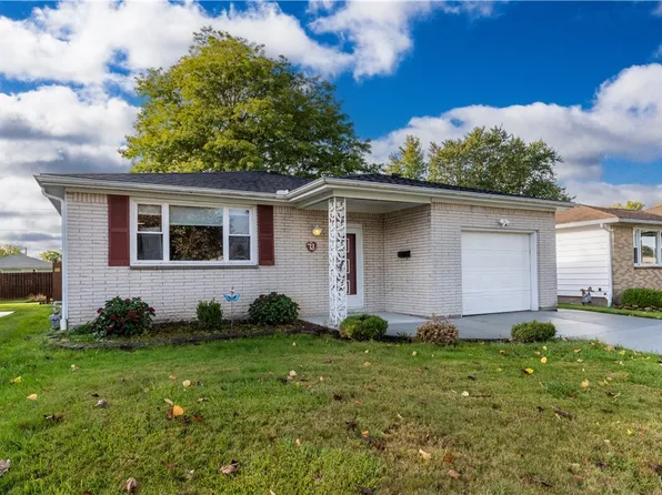 73 Oakwood Dr, Cheektowaga, NY 14227