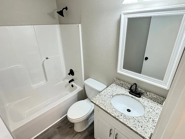 8833 Hampshire Dr — Photo 17