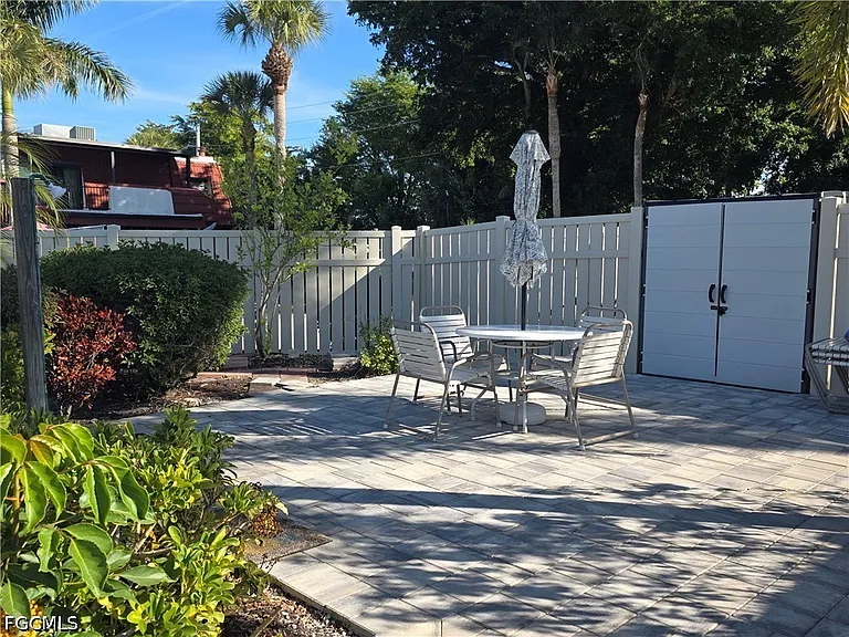 7105 Quail Run Ct W #1 — Photo 25