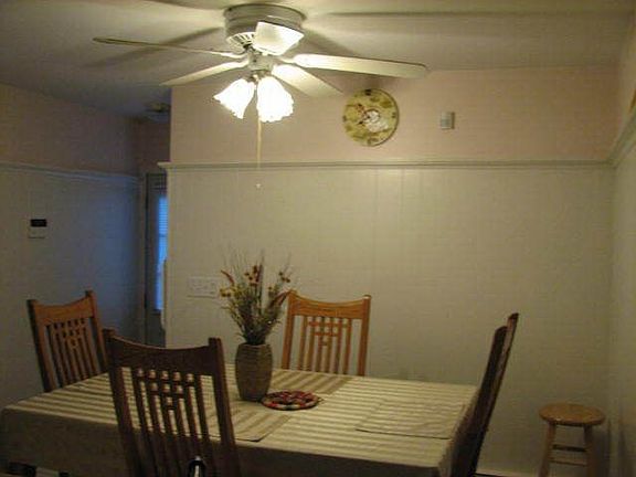 3rd image of 6 Loxley Dr
