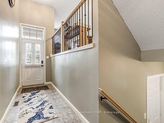 4th image of 609 Colborne St #2