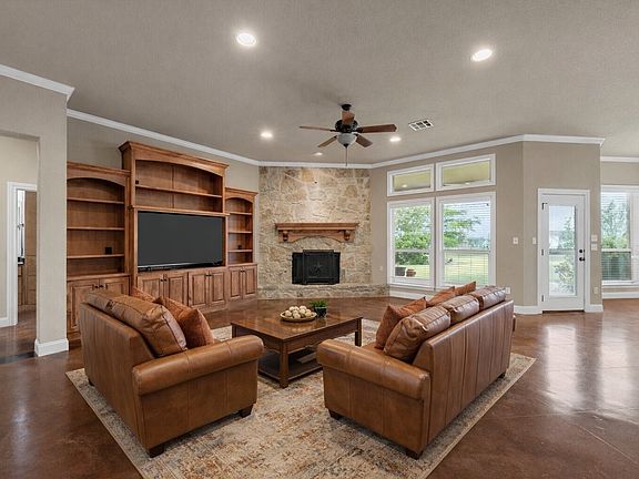 3rd image of 504 Casa Del Rancho Rd