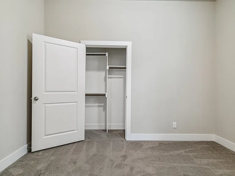 2508 Sanders Ct — Photo 15