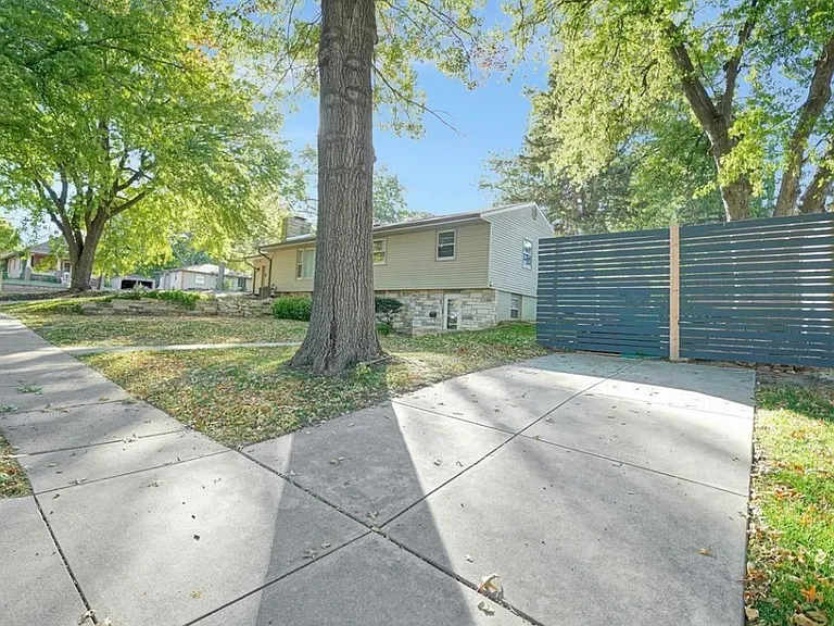 3939 D St — Photo 12