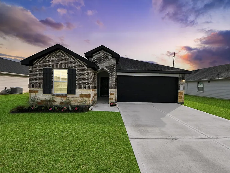 1137 Buffalograss Trl — Photo 1