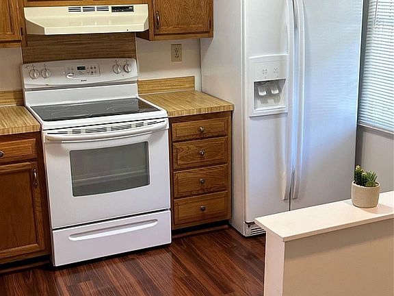 3rd image of 7324 Pebblestone Dr APT C