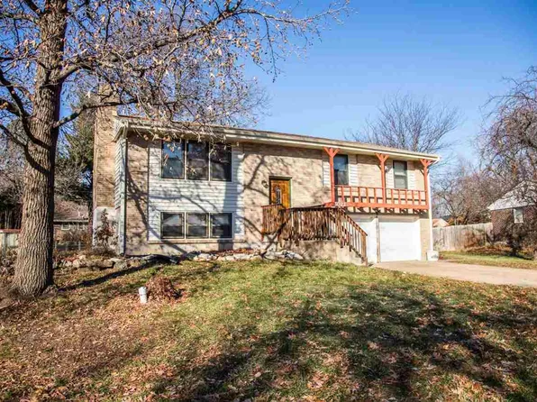 3022 James Ave, Manhattan, KS 66502