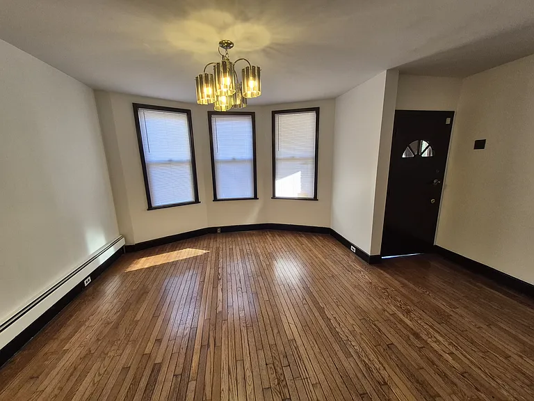 814 Pavonia Ave #1 — Photo 2